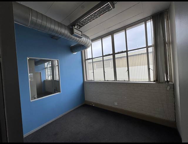282M² WAREHOUSE TO LET IN WYNBERG